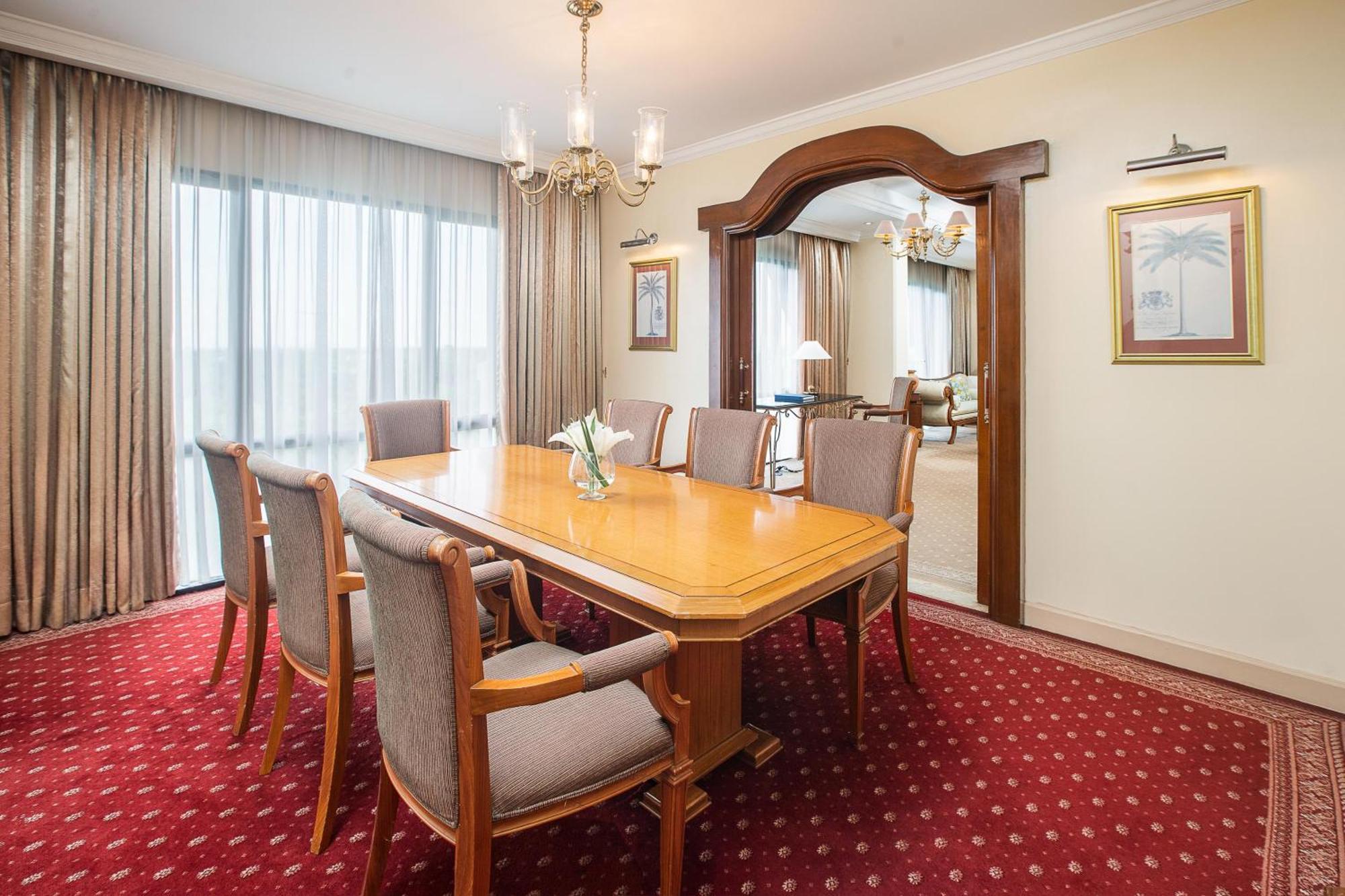 อาร์ยาดูตา ลิปโป วิลเลจ Hotel ทังเกอรัง ภายนอก รูปภาพ