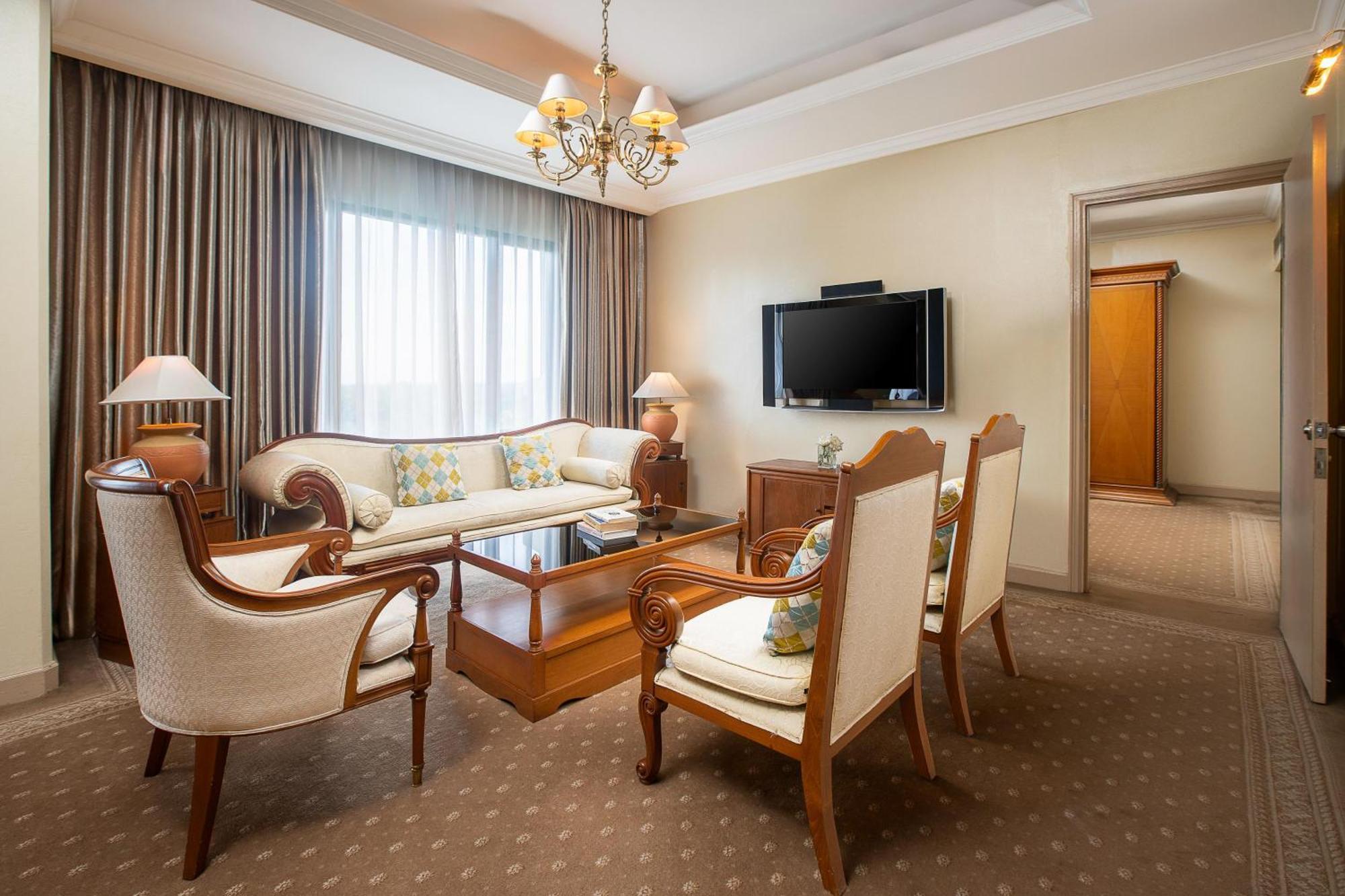 อาร์ยาดูตา ลิปโป วิลเลจ Hotel ทังเกอรัง ภายนอก รูปภาพ